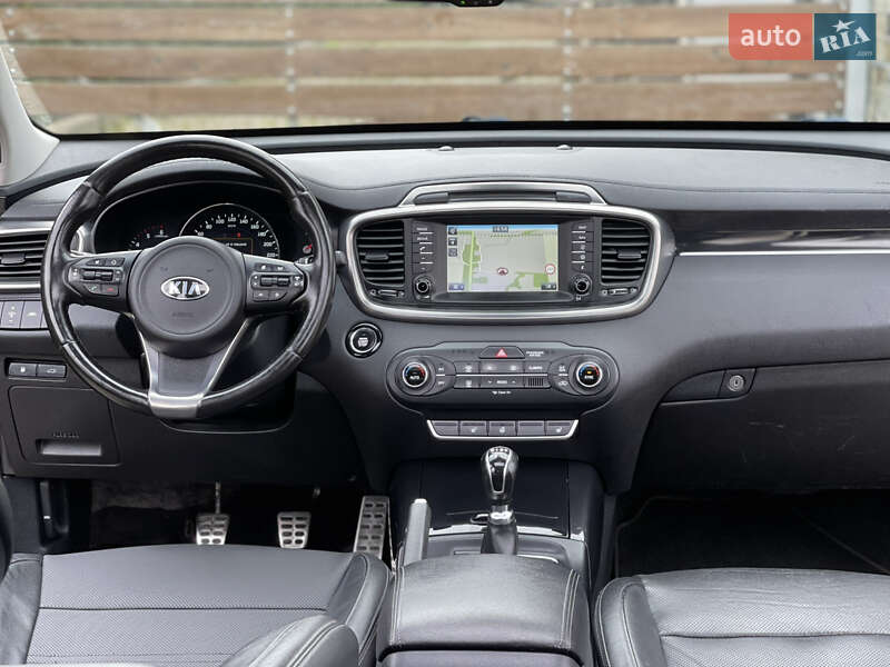 Внедорожник / Кроссовер Kia Sorento 2017 в Стрые