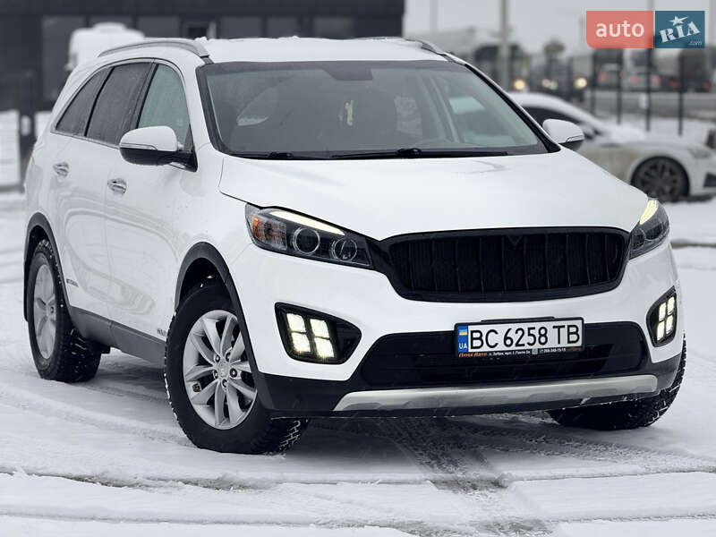 Позашляховик / Кросовер Kia Sorento 2016 в Львові