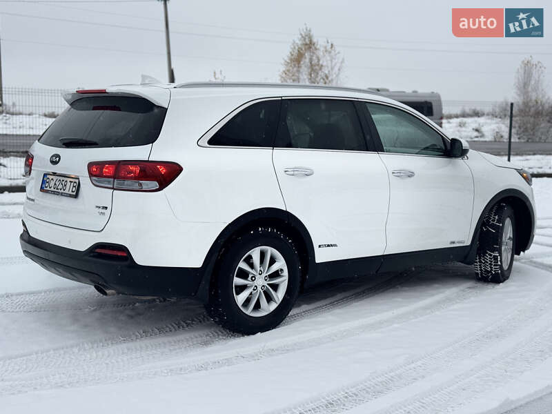 Позашляховик / Кросовер Kia Sorento 2016 в Львові