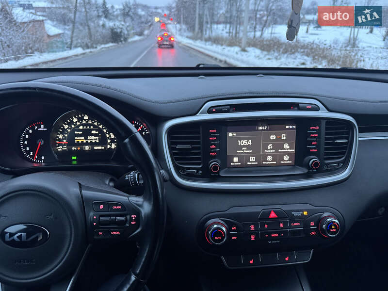 Позашляховик / Кросовер Kia Sorento 2016 в Львові