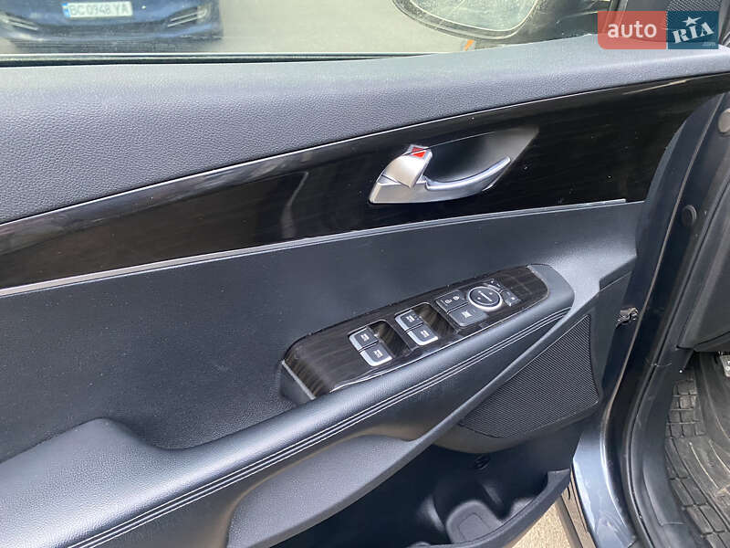 Позашляховик / Кросовер Kia Sorento 2019 в Самборі