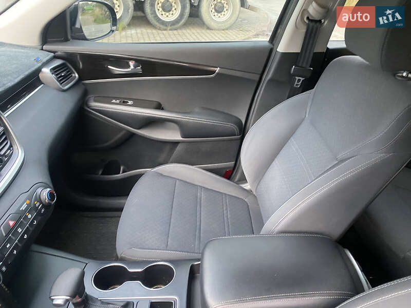 Позашляховик / Кросовер Kia Sorento 2019 в Самборі