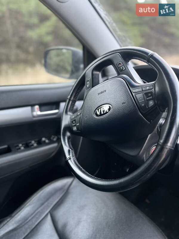 Внедорожник / Кроссовер Kia Sorento 2013 в Ахтырке
