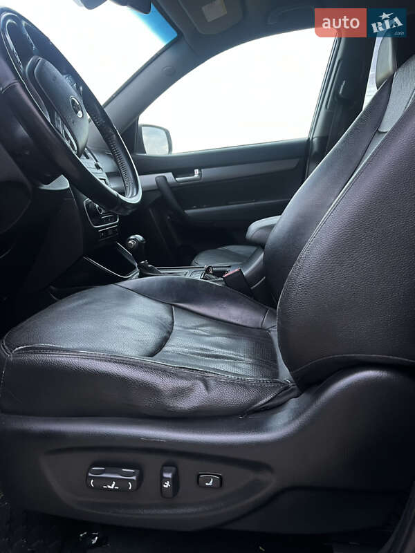 Внедорожник / Кроссовер Kia Sorento 2013 в Ахтырке