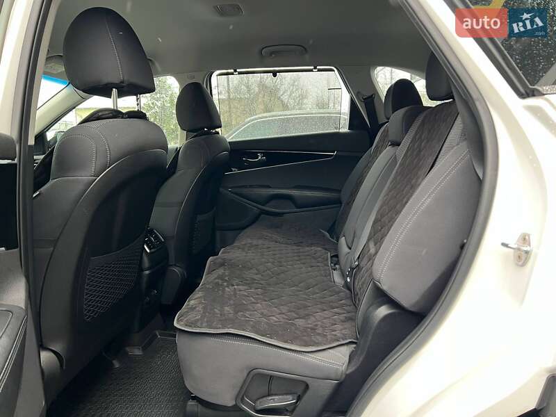 Позашляховик / Кросовер Kia Sorento 2018 в Івано-Франківську фото 24 Позашляховик / Кросовер Kia Sorento 2018 в Івано-Франківську