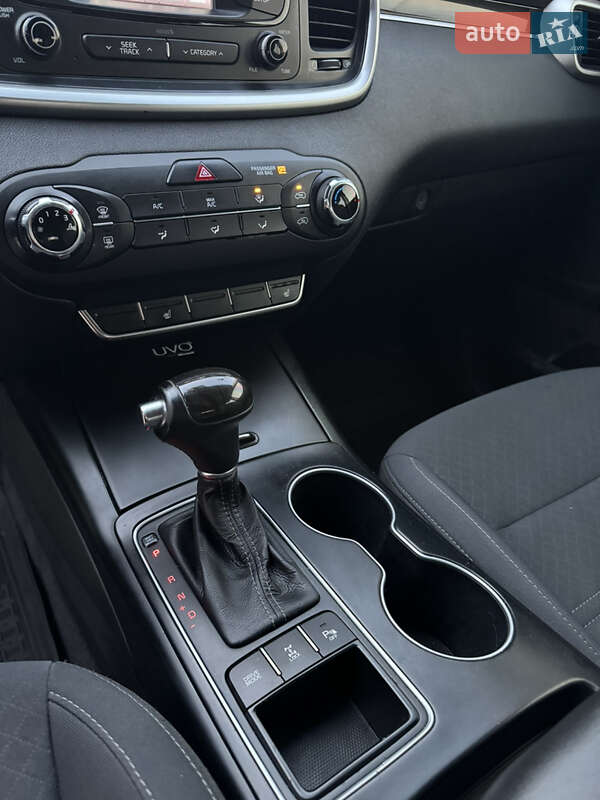 Внедорожник / Кроссовер Kia Sorento 2016 в Лубнах