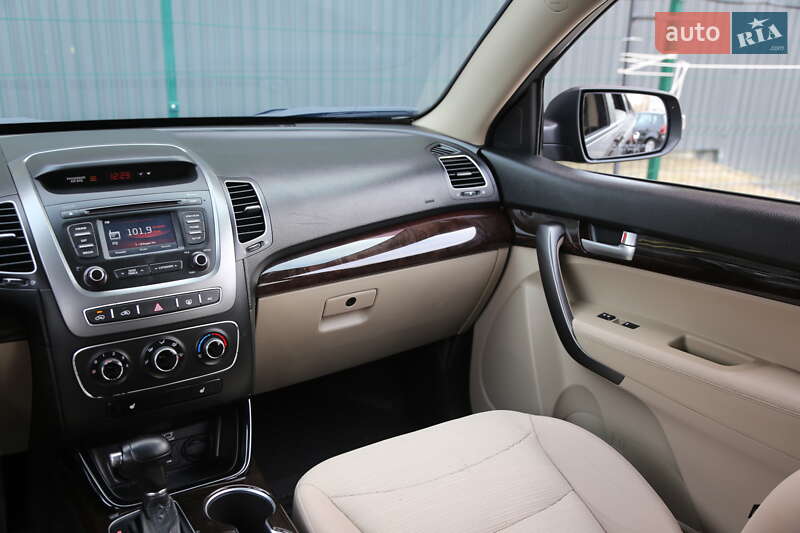 Внедорожник / Кроссовер Kia Sorento 2013 в Киеве