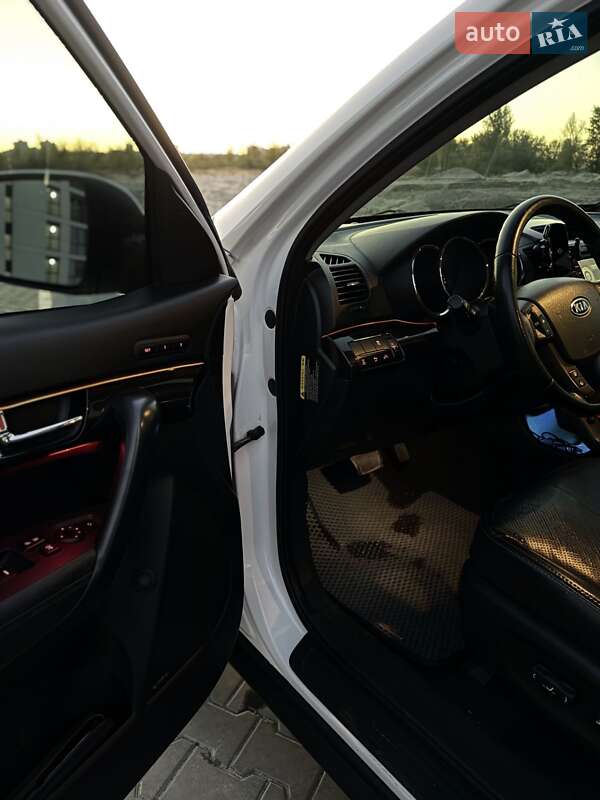 Внедорожник / Кроссовер Kia Sorento 2012 в Черкассах