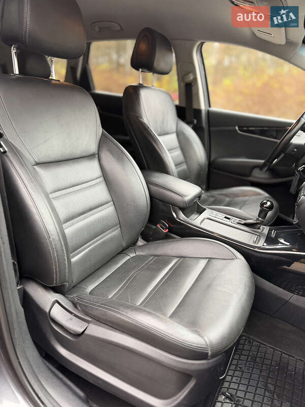 Позашляховик / Кросовер Kia Sorento 2015 в Луцьку