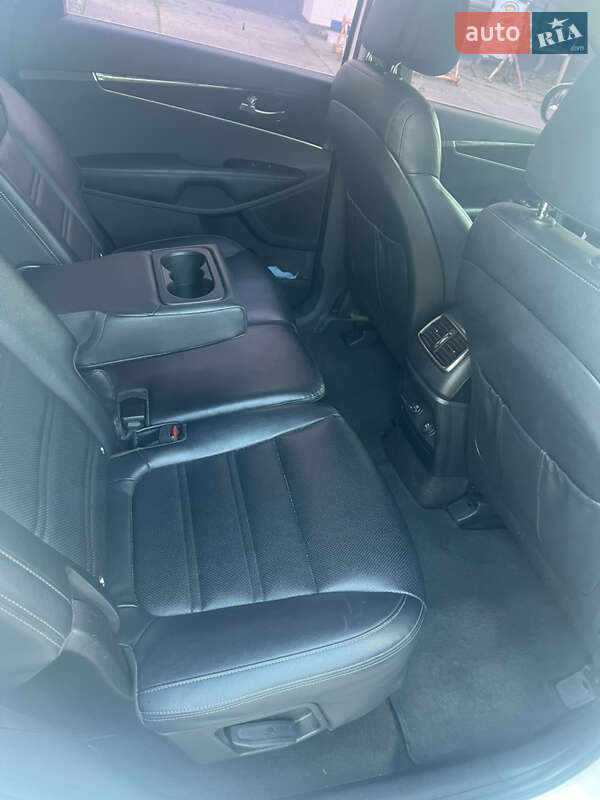 Позашляховик / Кросовер Kia Sorento 2016 в Миколаєві