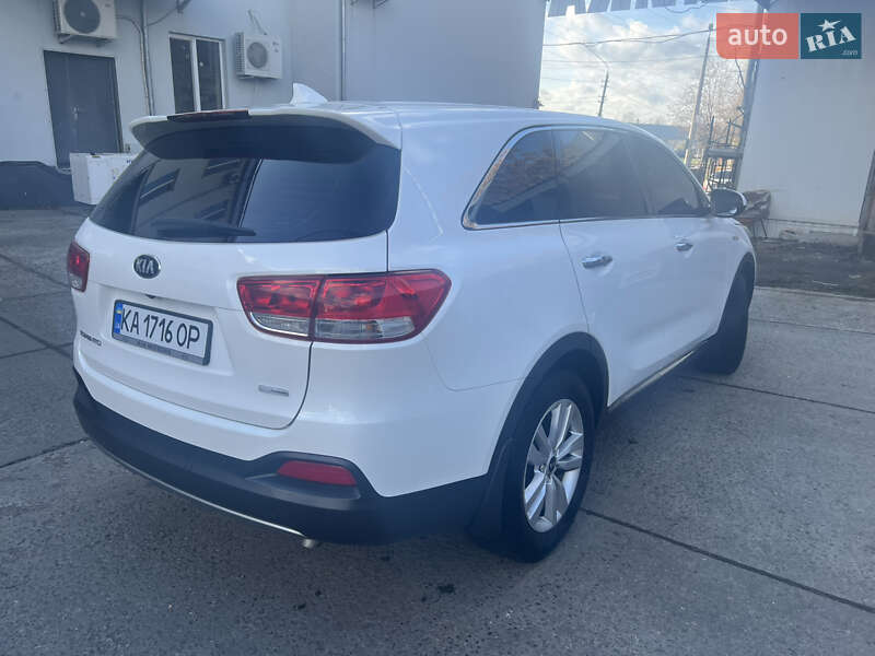 Позашляховик / Кросовер Kia Sorento 2016 в Миколаєві