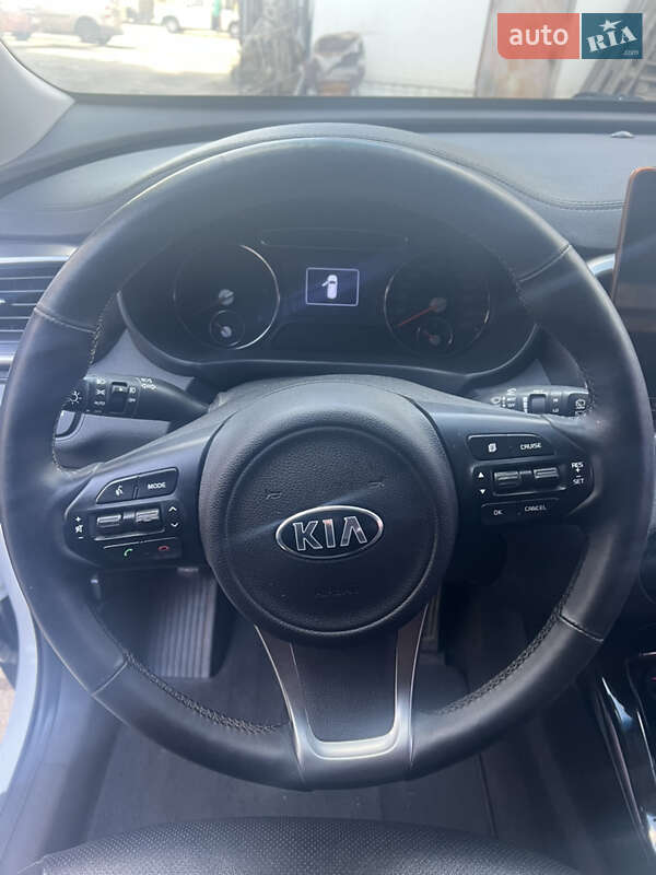 Позашляховик / Кросовер Kia Sorento 2016 в Миколаєві