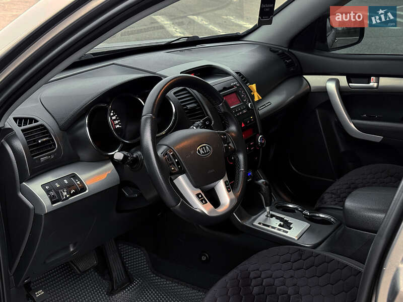 Позашляховик / Кросовер Kia Sorento 2012 в Дніпрі