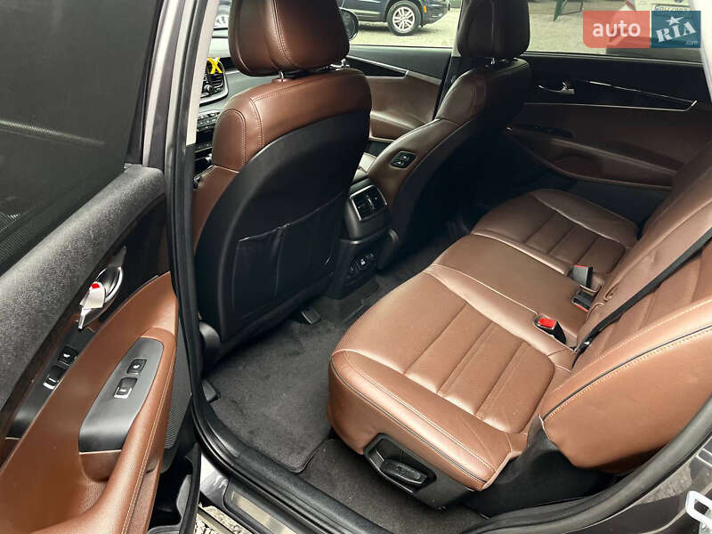 Позашляховик / Кросовер Kia Sorento 2016 в Києві