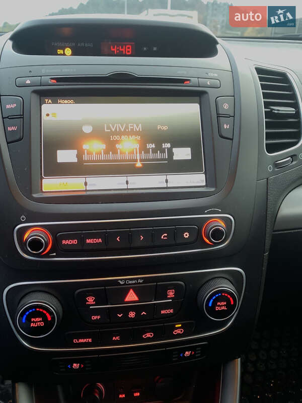 Позашляховик / Кросовер Kia Sorento 2014 в Миколаєві