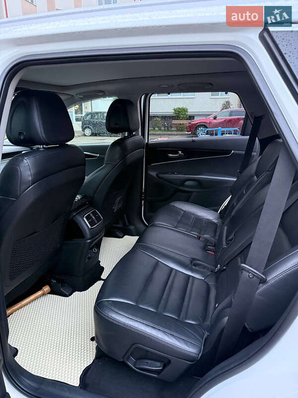 Внедорожник / Кроссовер Kia Sorento 2016 в Ужгороде