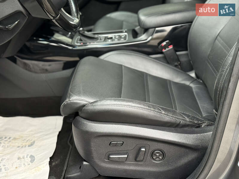 Позашляховик / Кросовер Kia Sorento 2015 в Стрию