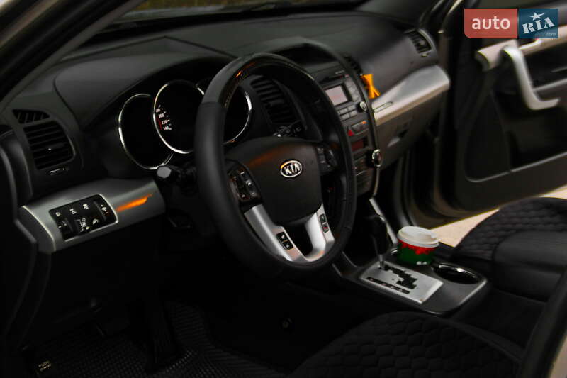 Позашляховик / Кросовер Kia Sorento 2012 в Дніпрі