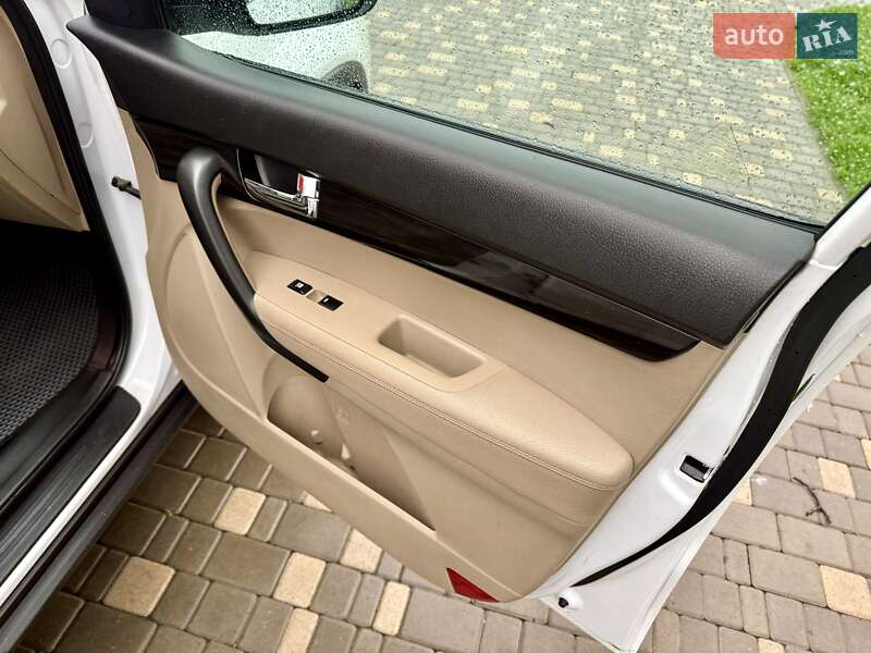 Внедорожник / Кроссовер Kia Sorento 2010 в Одессе