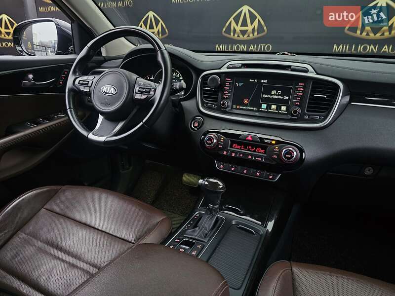 Внедорожник / Кроссовер Kia Sorento 2016 в Киеве