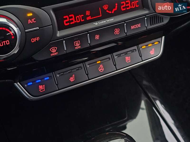 Внедорожник / Кроссовер Kia Sorento 2016 в Киеве