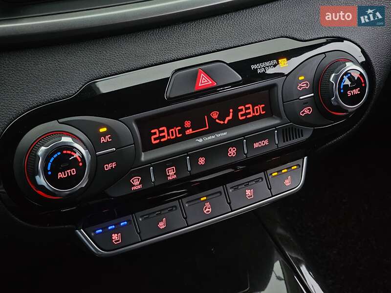 Внедорожник / Кроссовер Kia Sorento 2016 в Киеве