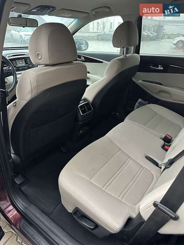 Позашляховик / Кросовер Kia Sorento 2017 в Києві фото 25 Позашляховик / Кросовер Kia Sorento 2017 в Києві
