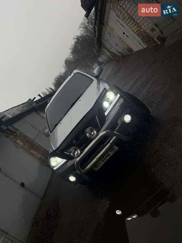 Позашляховик / Кросовер Kia Sorento 2006 в Києві