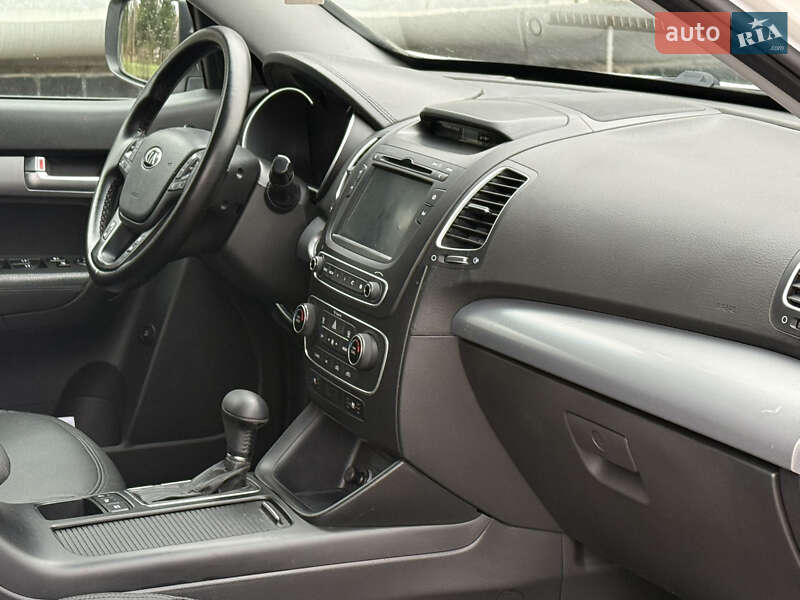 Внедорожник / Кроссовер Kia Sorento 2015 в Ровно фото 55 Внедорожник / Кроссовер Kia Sorento 2015 в Ровно