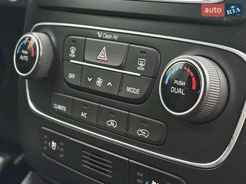 Внедорожник / Кроссовер Kia Sorento 2015 в Ровно фото 59 Внедорожник / Кроссовер Kia Sorento 2015 в Ровно