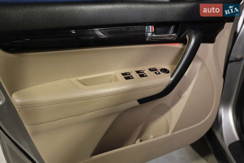 Позашляховик / Кросовер Kia Sorento 2012 в Луцьку