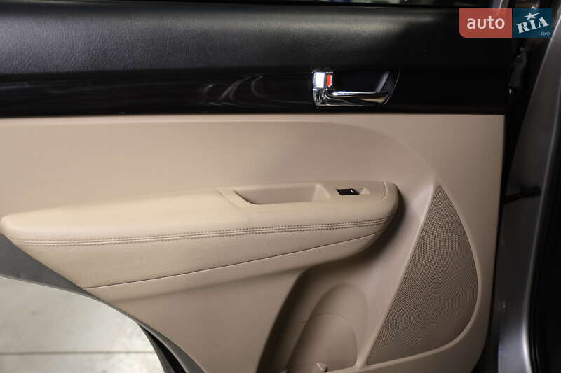 Позашляховик / Кросовер Kia Sorento 2012 в Луцьку