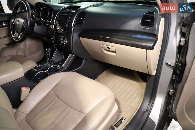 Позашляховик / Кросовер Kia Sorento 2012 в Луцьку