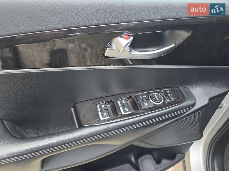 Внедорожник / Кроссовер Kia Sorento 2015 в Запорожье