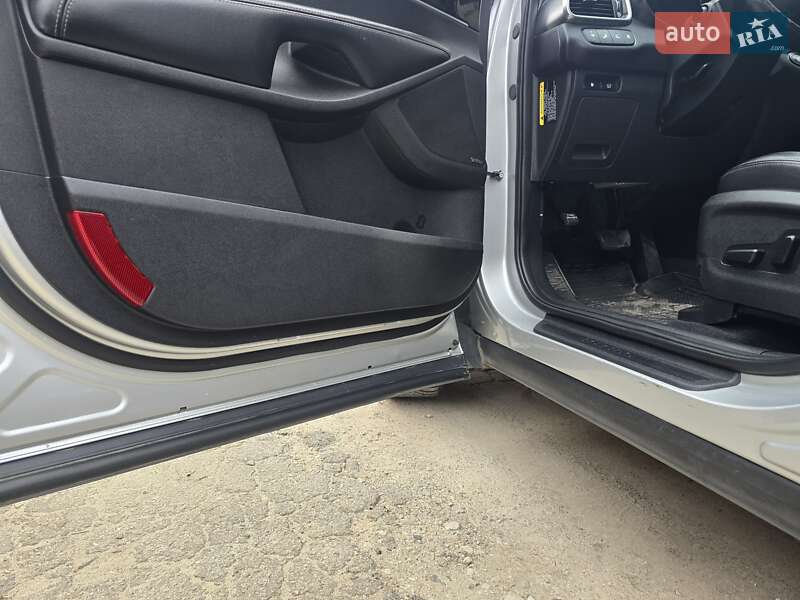 Внедорожник / Кроссовер Kia Sorento 2015 в Запорожье