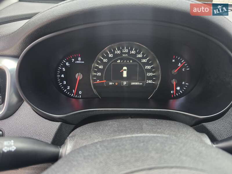 Внедорожник / Кроссовер Kia Sorento 2015 в Запорожье