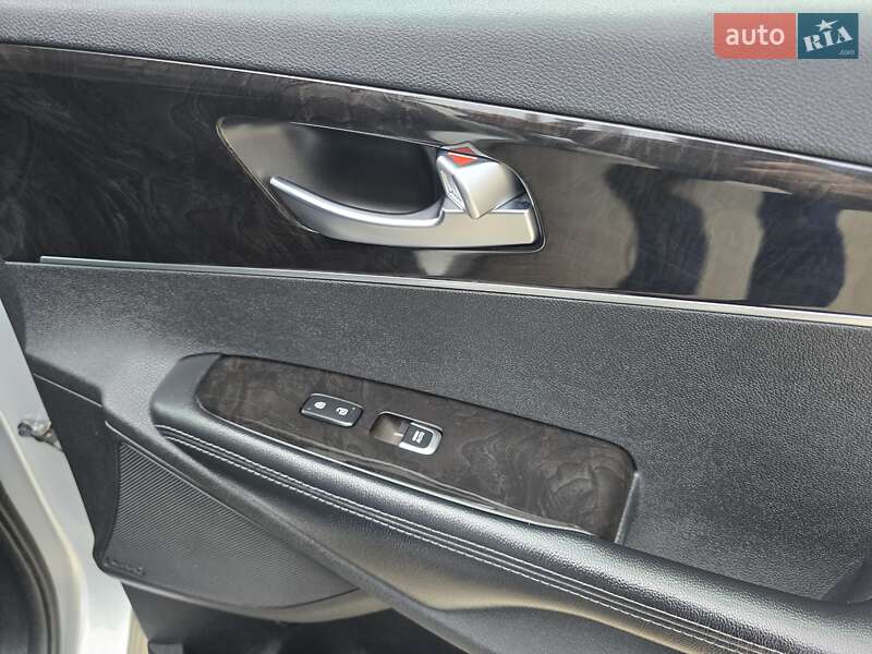 Внедорожник / Кроссовер Kia Sorento 2015 в Запорожье