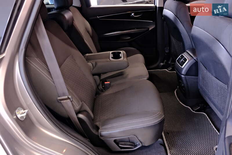 Позашляховик / Кросовер Kia Sorento 2017 в Одесі фото 37 Позашляховик / Кросовер Kia Sorento 2017 в Одесі