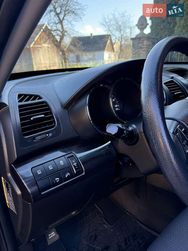 Позашляховик / Кросовер Kia Sorento 2011 в Надвірній