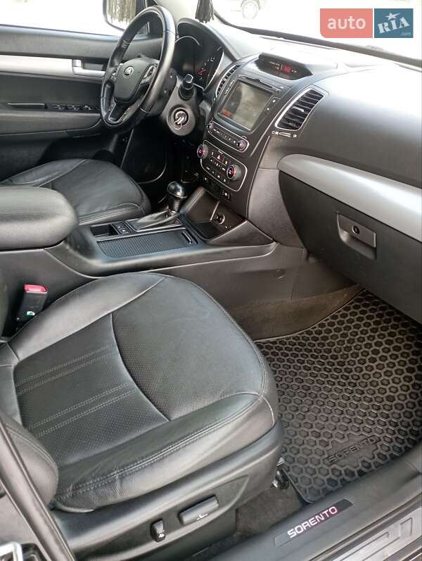 Позашляховик / Кросовер Kia Sorento 2014 в Млиніві