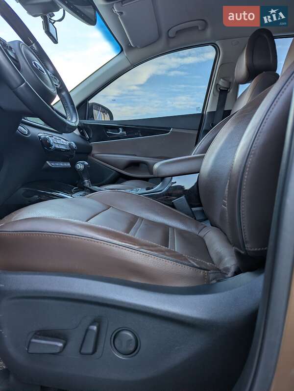 Позашляховик / Кросовер Kia Sorento 2015 в Тернополі