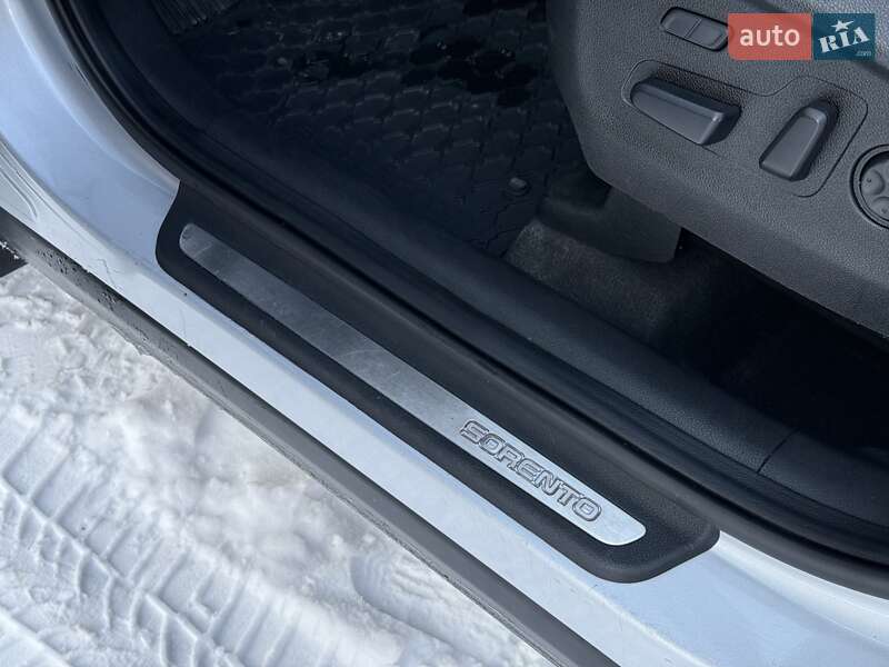 Внедорожник / Кроссовер Kia Sorento 2016 в Бродах