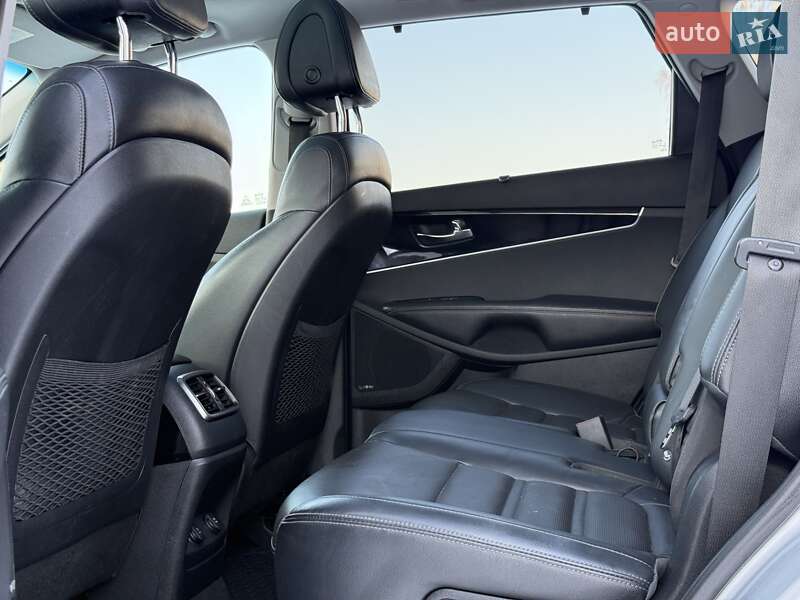 Внедорожник / Кроссовер Kia Sorento 2016 в Бродах