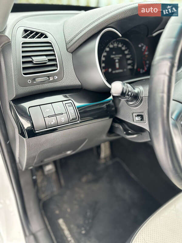 Внедорожник / Кроссовер Kia Sorento 2013 в Луцке