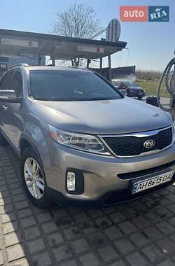 Позашляховик / Кросовер Kia Sorento 2014 в Чернівцях