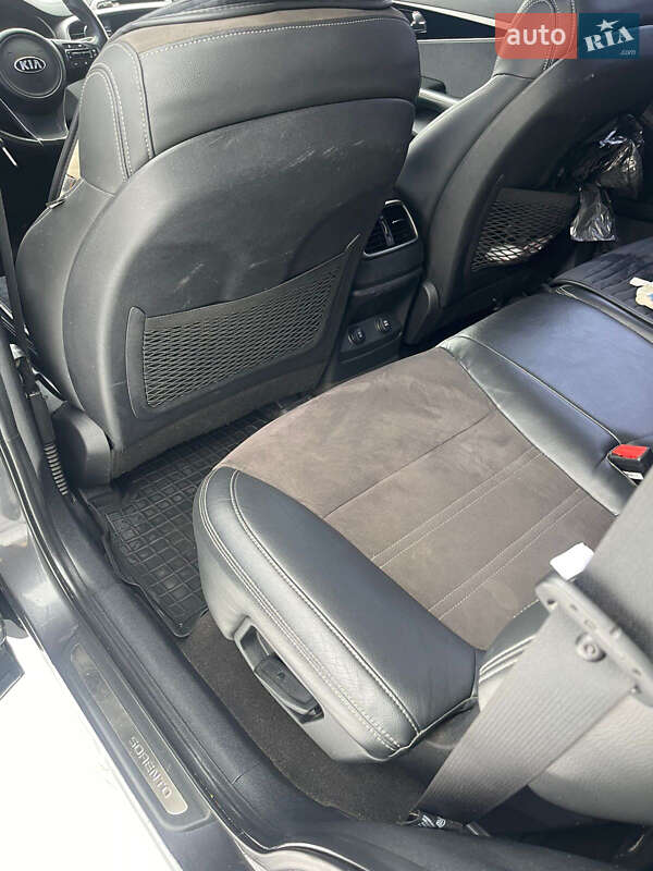 Внедорожник / Кроссовер Kia Sorento 2015 в Харькове