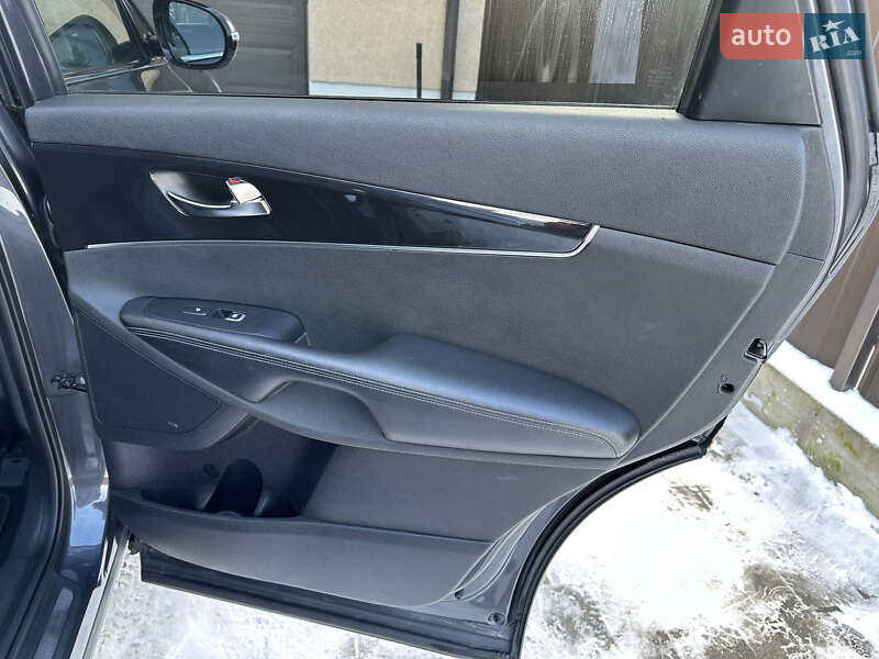 Внедорожник / Кроссовер Kia Sorento 2015 в Ивано-Франковске