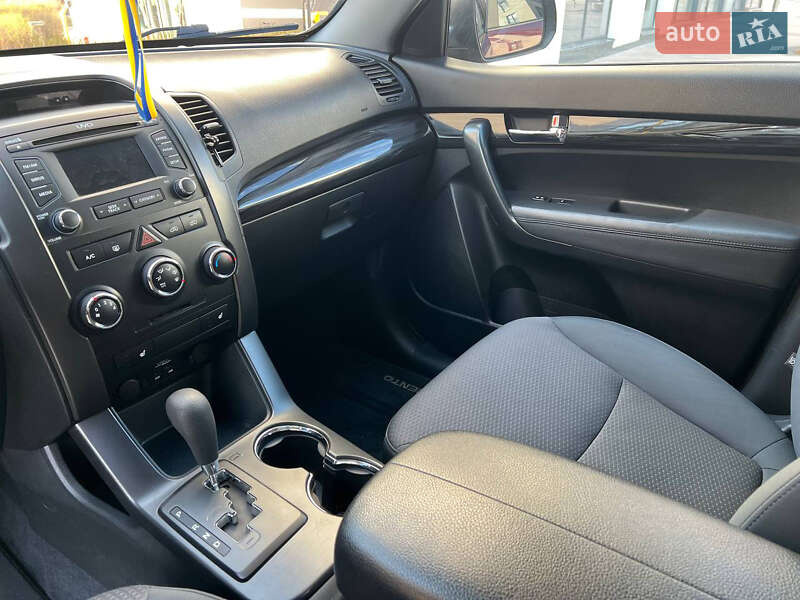 Внедорожник / Кроссовер Kia Sorento 2012 в Киеве