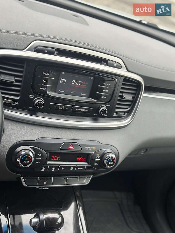 Внедорожник / Кроссовер Kia Sorento 2015 в Луцке