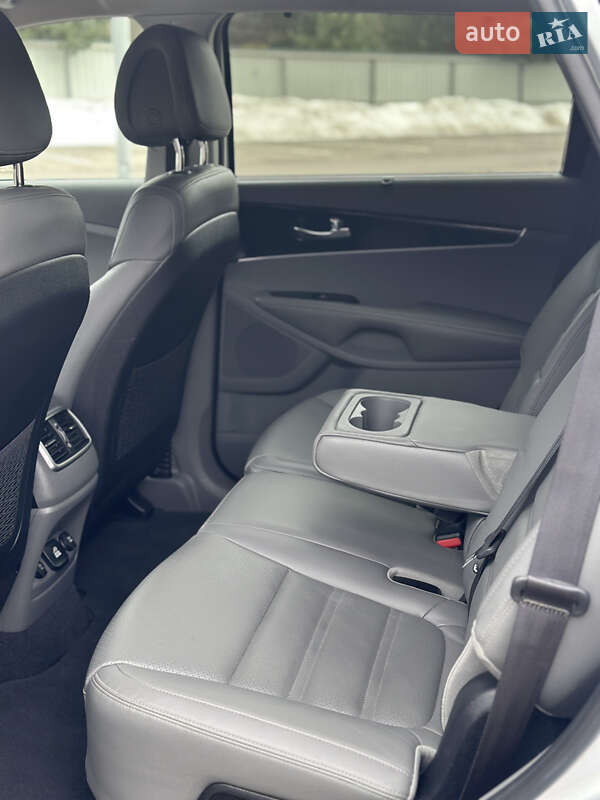 Внедорожник / Кроссовер Kia Sorento 2015 в Луцке